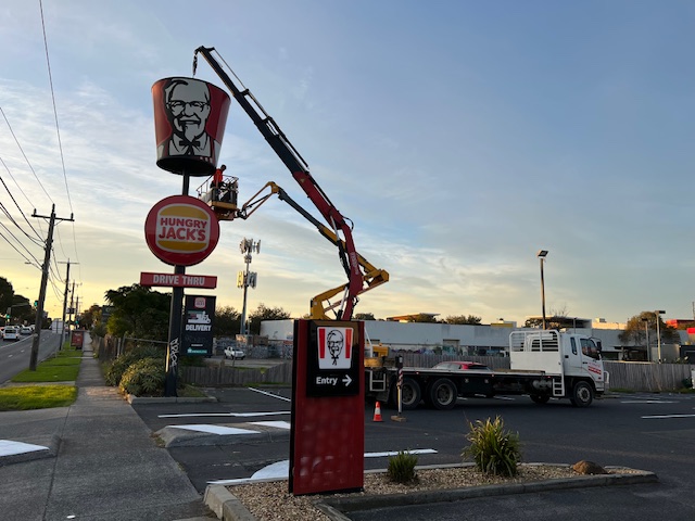 hire crane trucks in melbourne for overhead line safety